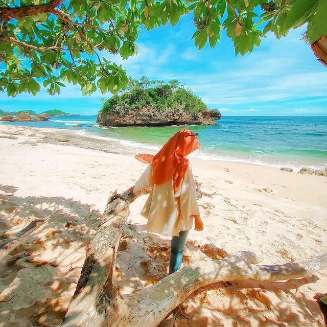 Banyu Meneng Beach