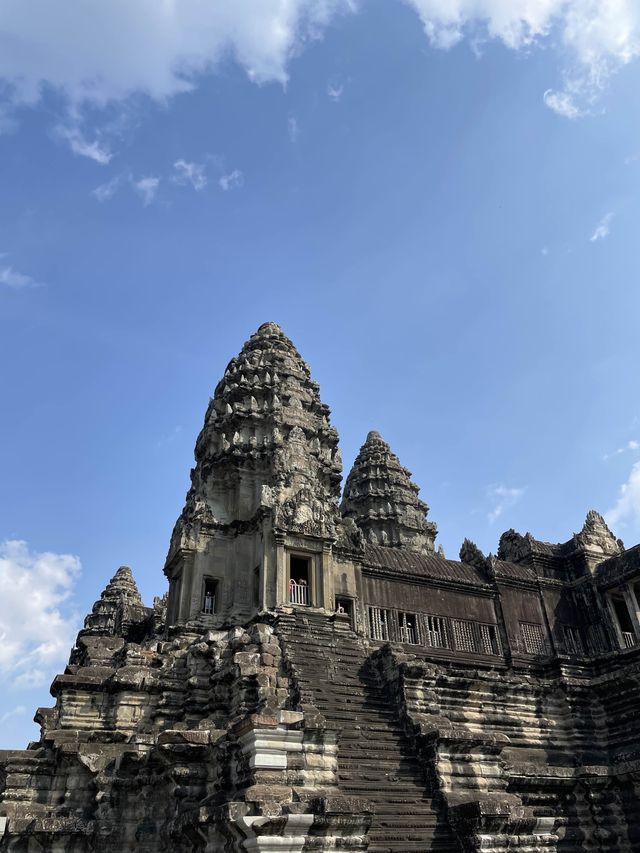 맑은 낮의 앙코르와트🇰🇭