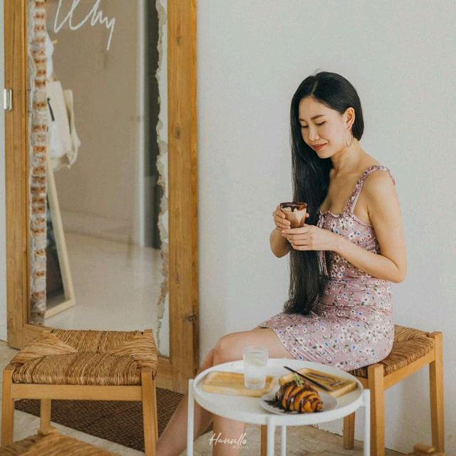คาเฟ่สไตล์มินิมอล Why Specialty Coffee | พัทยา