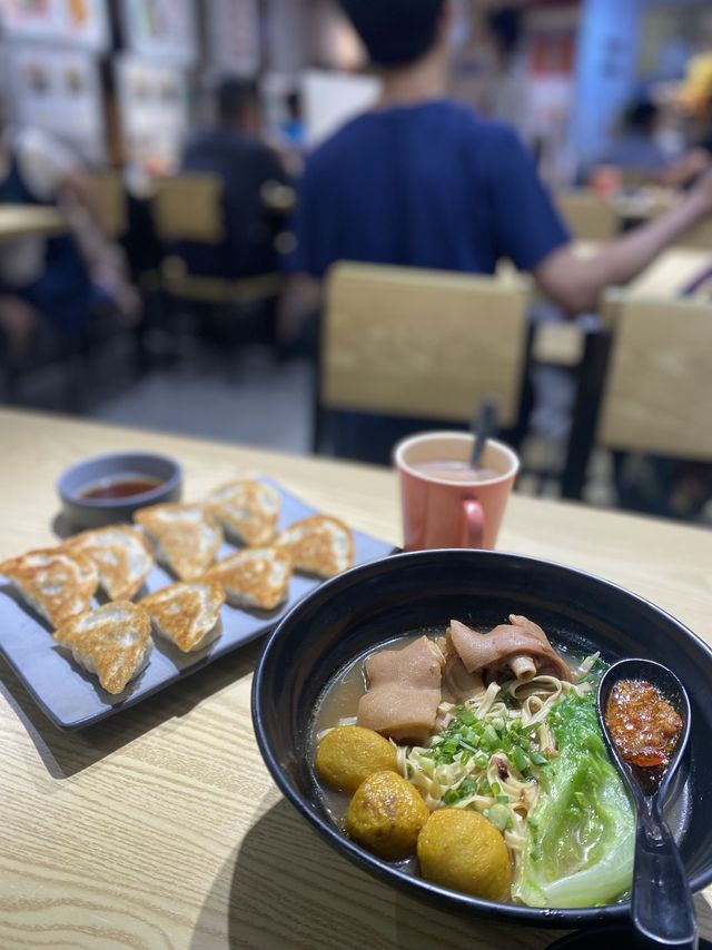 網紅阿華田爆漿多士！ 出色車仔麵 & 雙拼餃