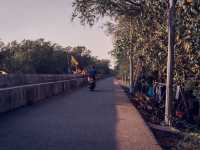 ทางเดินริมทะเลวัดอโศการาม