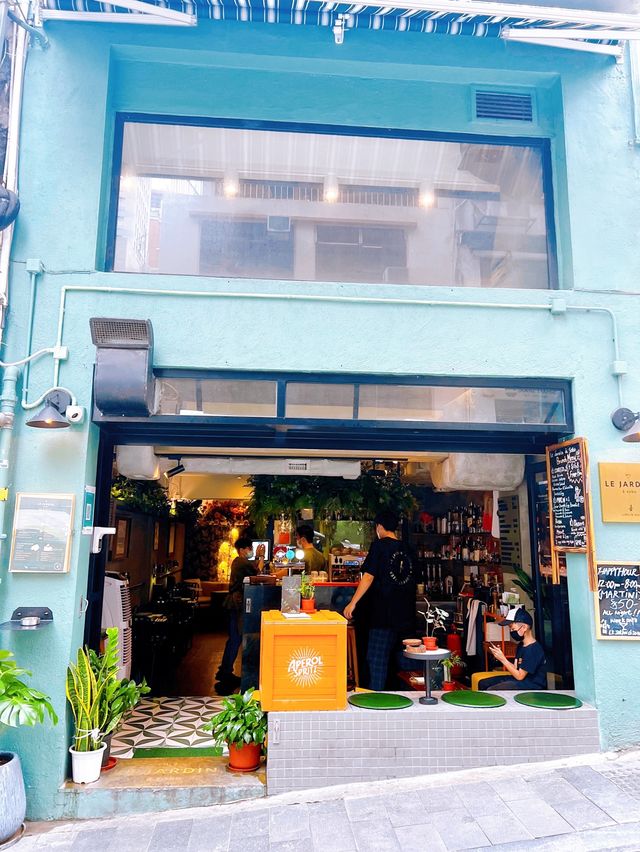 中環蘇豪區舒適寫意湖水綠cafe 