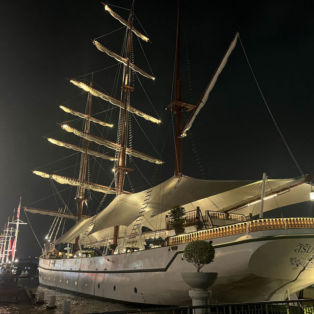 Thailand 船上餐廳 ： Sirimahannop