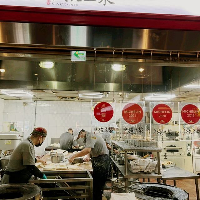 米其林第一家上榜的早餐店-阜杭燒餅