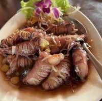 โรงเตี๊ยม ณ เกาะแรต สุราษฎร์ธานี