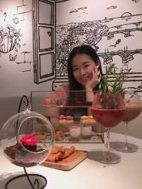 黑白格調的餐廳