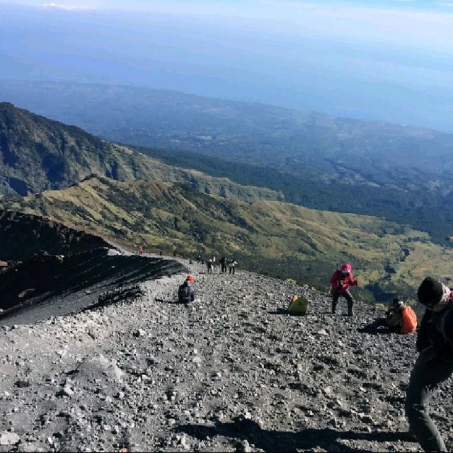 3D2N hike to the summit of Mount Rinjani