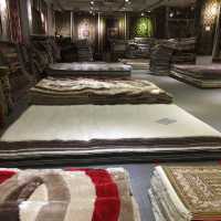 Carpet lovers will love it here