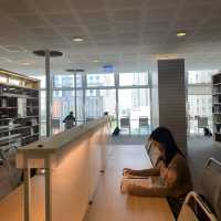 無印風圖書館 -  高雄市立圖書館總館