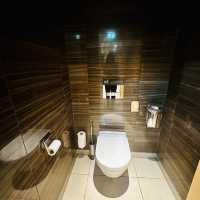 SUITE DREAMS - Air Canada Maple Leaf Lounge 