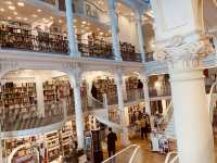 羅馬尼亞景點-老城區網美書店Cărturești Carusel