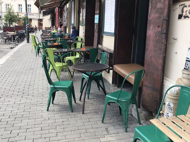 คาเฟ่เก๋ ๆ Alchemia ย่าน Jewish quarter in Krakow