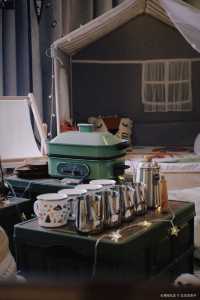 1-year-old baby can also stay in the camping-themed room, understood by moms and babies.