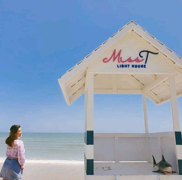 Miss T bar & Cafe @hua hin 💜💛🧡💙🏝🌊