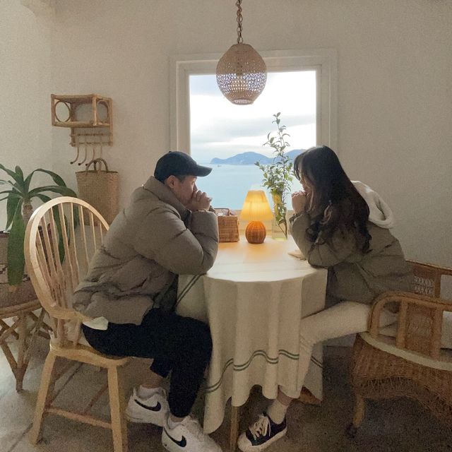 흰여울문화마을 오션뷰 카페, 흰여울비치