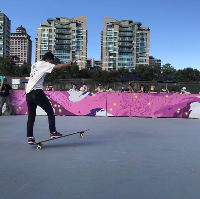 滑板遊戲好地方🛹 Meiti Hockey Rink 美堤極限公園