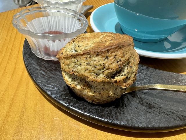食在深水埗 | 一草一木 | 月球吊燈下推介伯爵茶鬆餅