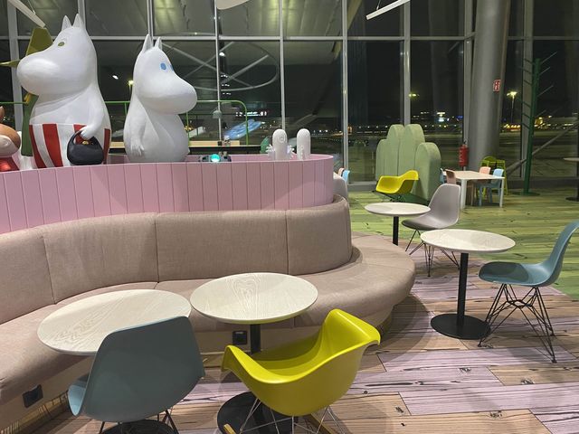 全球首間機場姆明主題cafe