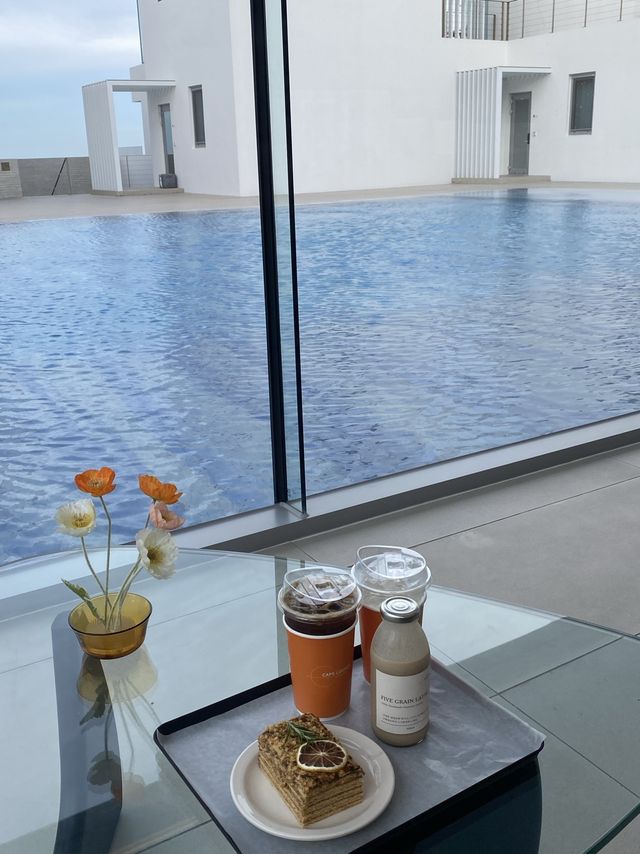 청량한 인생샷 남길 수 있는 포항 카페🌊