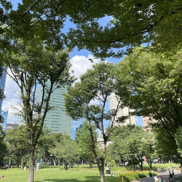 【新宿中央公園〜都会に広がる緑のオアシス〜】