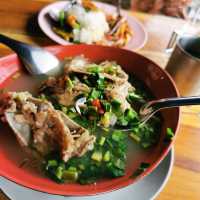 กระเพราหอม ร้านอาหารตามสั่งรสจัดจ้าน