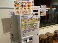 ラーメン320円。替玉100円。安美味しい博多ラーメン『膳』