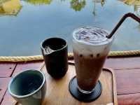 𝐊𝐨𝐝𝐝𝐢𝐧 𝐊𝐥𝐢𝐧𝐧𝐚 𝐂𝐚𝐟𝐞 • กอดดินกลิ่นนา