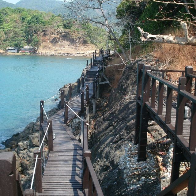 ทางเดินไม้ริมผา@เกาะช้าง