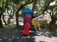 台北大安區的東豐公園 是早晨運動小孩放電的好選擇 許多樹蔭不會很熱