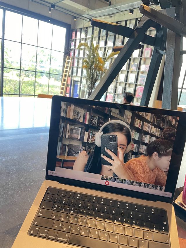 힙한 인생샷 건질수있는 강릉카페 📚