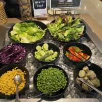 บุฟเฟ่ต์มื้อกลางวันที่ The Square Novotel สีลม