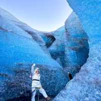 Hang Động Băng xứ Iceland