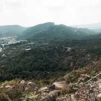 Hiking to the top of Tianpingshan 