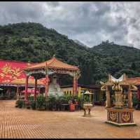 Ten Thousand Buddhas Monastery 