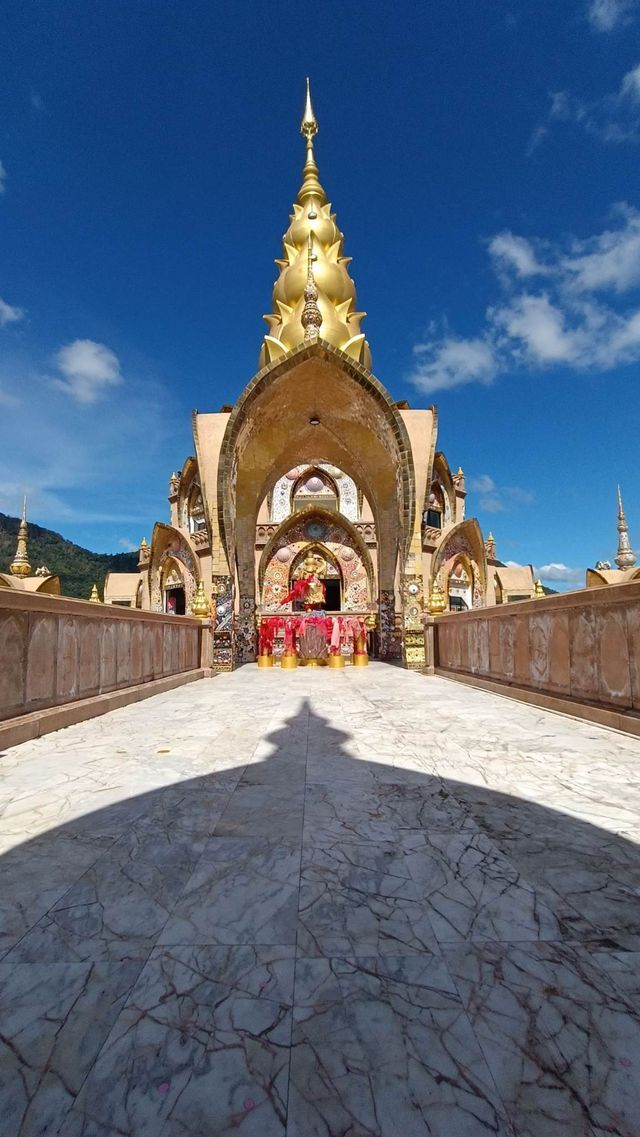 ไหว้พระพุทธเจ้า 5 พระองค์ @ วัดผาซ่อนแก้ว