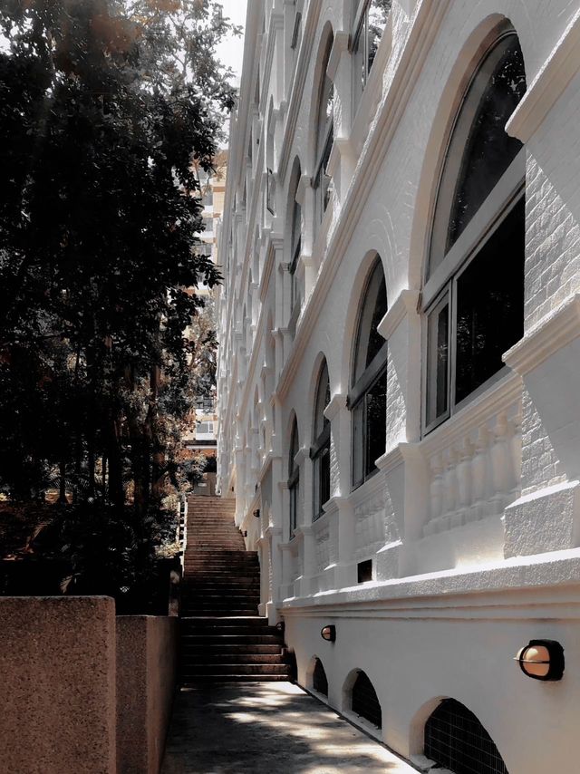 Hong Kong · Black and White Art Center hidden in the park ｜
