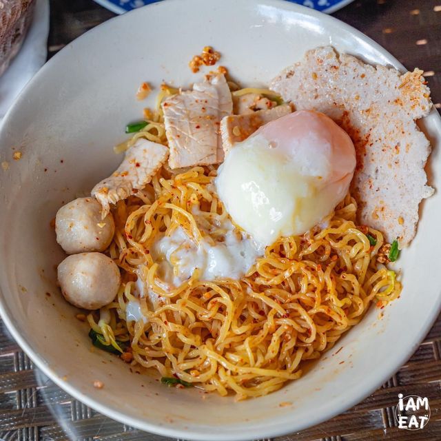 ร้านก๋วยเตี๋ยวหมูต้มยำริมคลองฟีลบ้านคุณตาคุณยาย