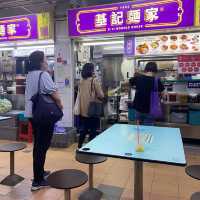 Long queue for noodles 