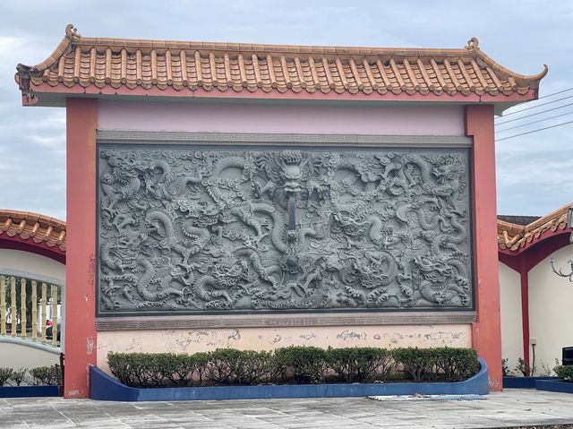 Lian Hua San Ching Tien Temple