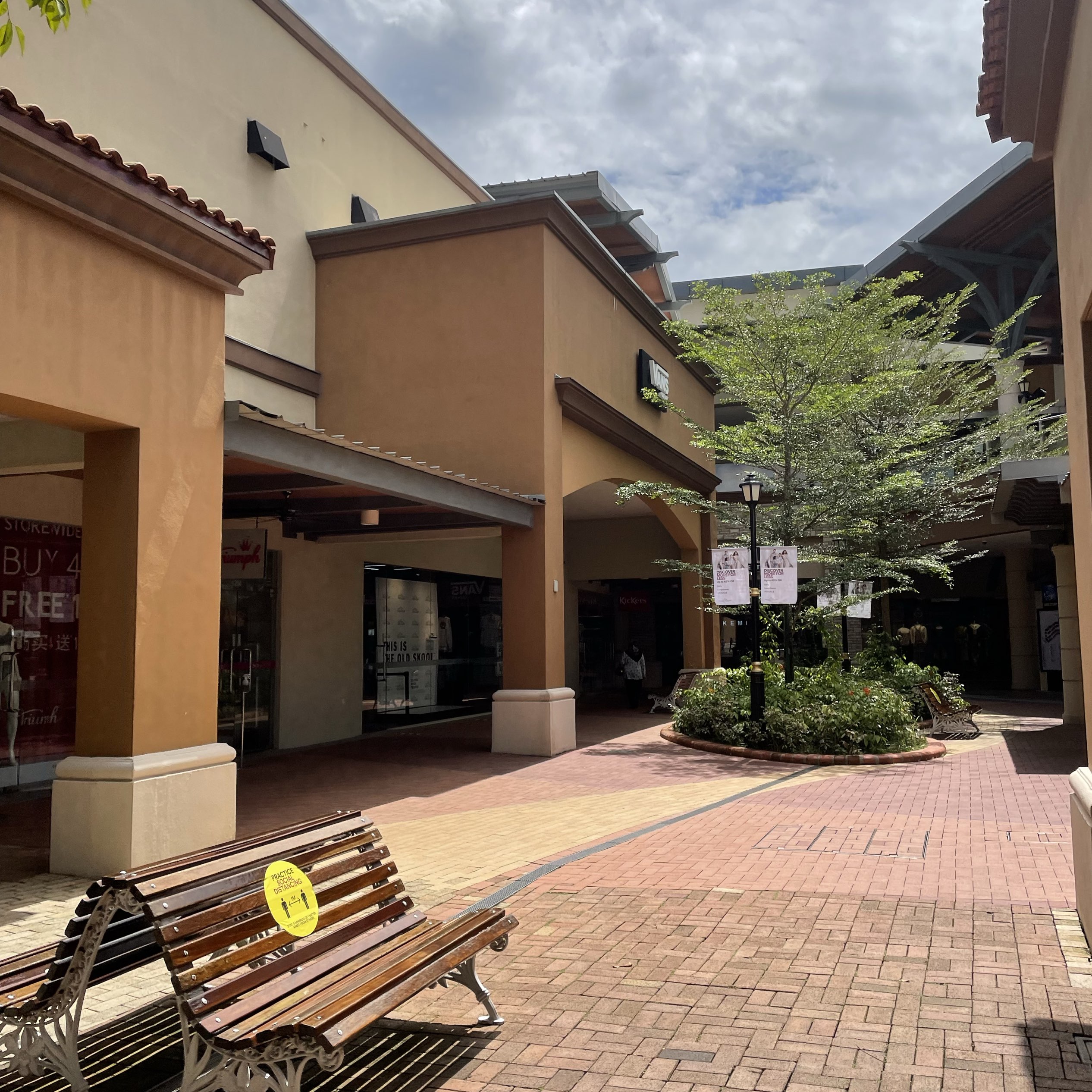 JOHOR PREMIUM OUTLET (JPO) SHOPPING SPREE AFTER 4 HOURS DRIVE: PINOY IN  MALAYSIA 