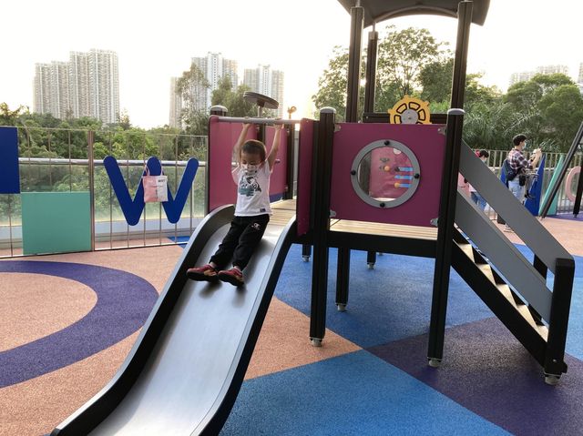 《天水圍免費戶外遊樂場~+WOO嘉湖樂園》 《天水圍免費戶外遊樂場~+WOO嘉湖樂園》