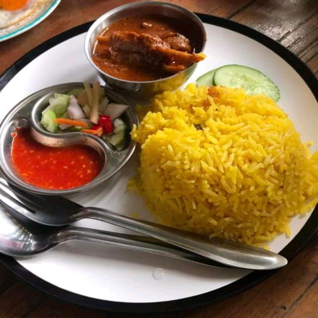ร้านโรตี&ชาปากี786. ถนนเพชรเกษมบางปู