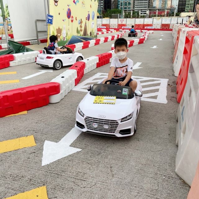 【 在真馬路上體驗駕駛電動車的樂趣 】