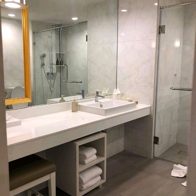โรงแรม เดอะ ริเวอร์รี บายกะตะธานี

