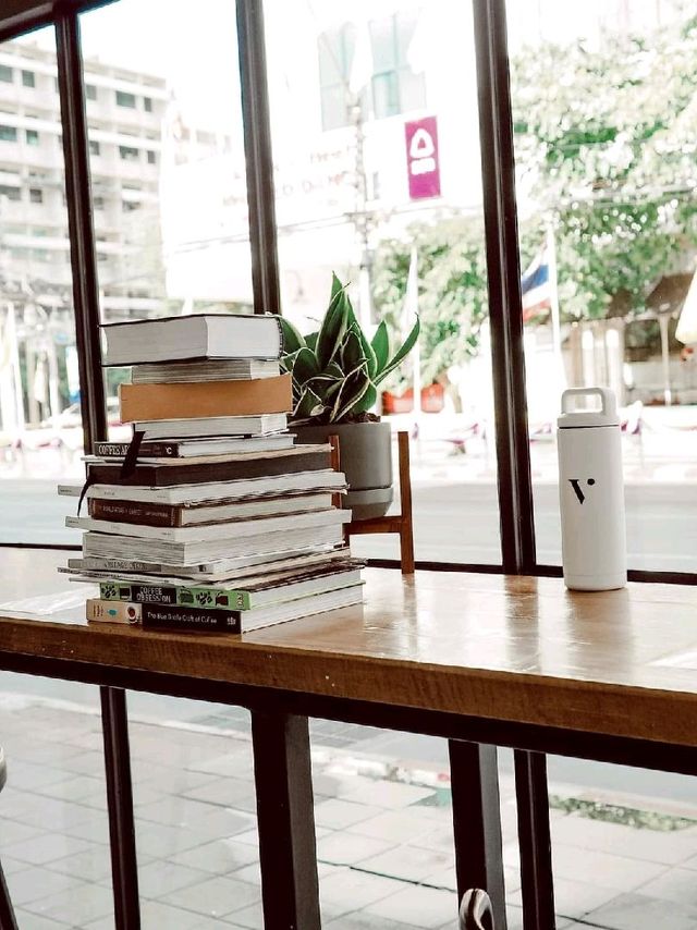  รีวิวร้าน :  Varen BKK ☕️ @MRT : สถานีสามยอด 
