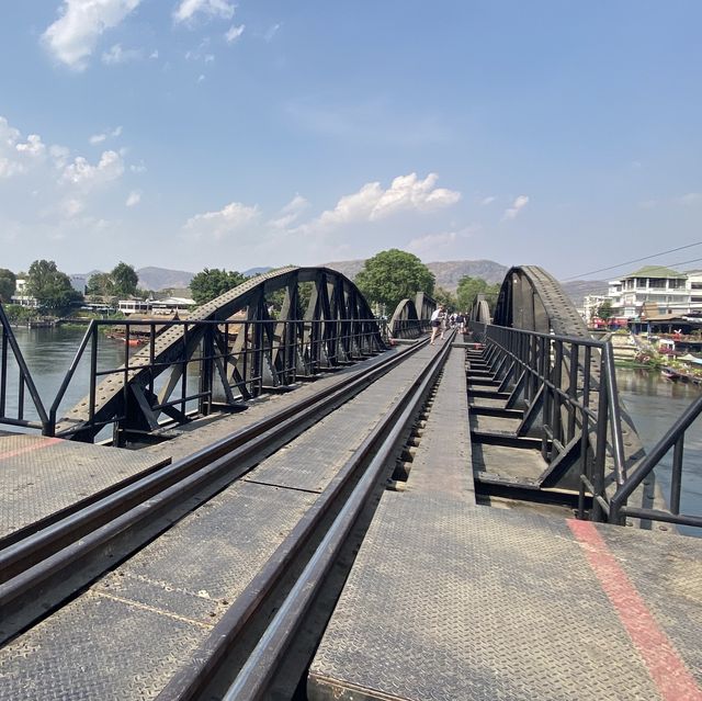 สะพานข้ามแม่น้ำแคว : River Kwai Bridge