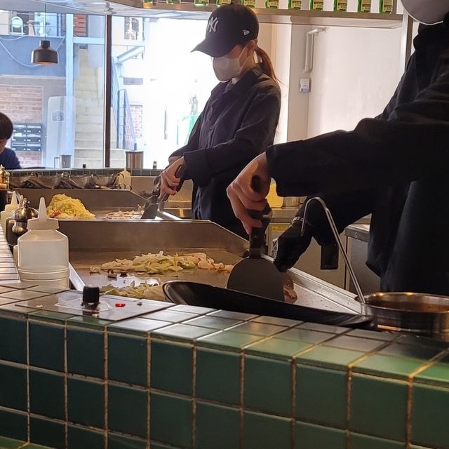 [홍대 핫플]  오꼬노미야끼 맛집_우와