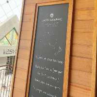 自由が丘　メルボルンにインスパイアを受けたカフェ《LATTE GRAPHIC》