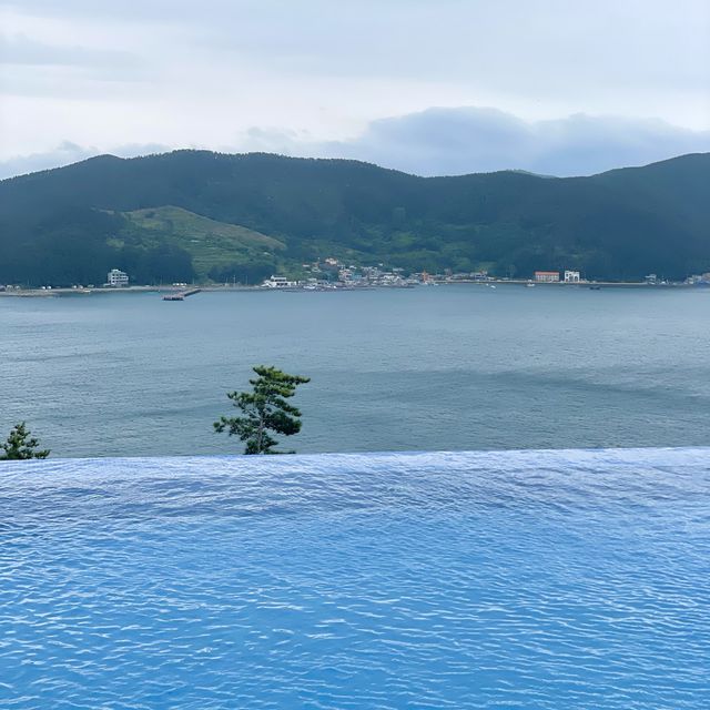 지심도가 한눈에 보이는 인피니티풀💙