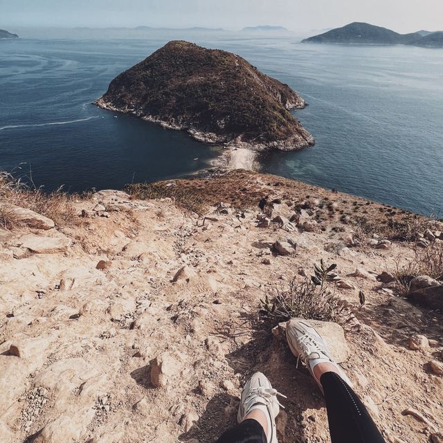 玉桂山尋找海邊白色浪費燈塔